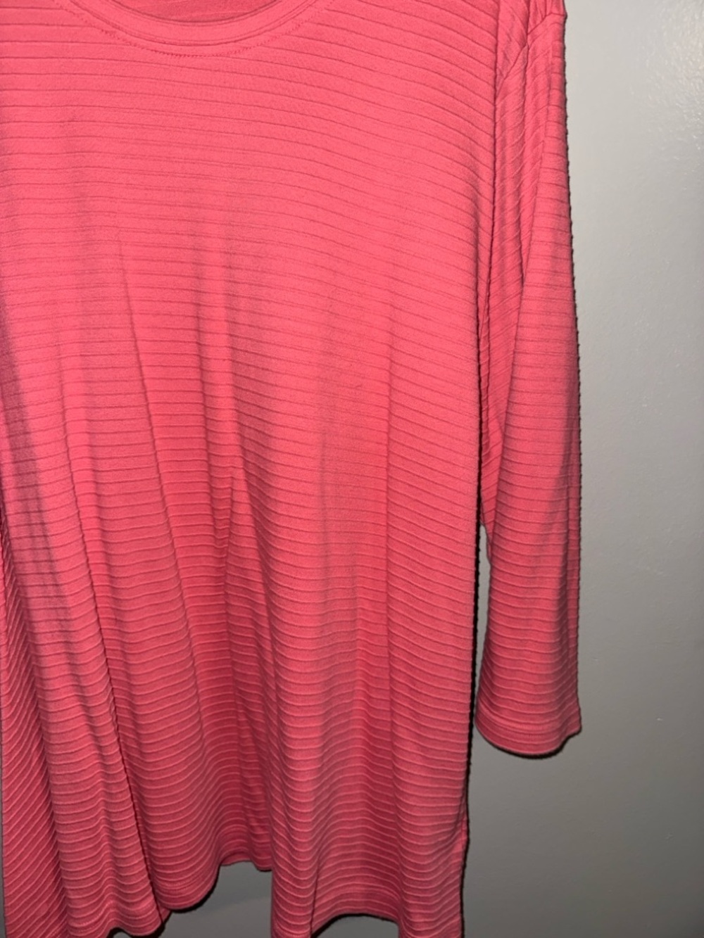 Women’s Basic Editions Shirt - Picture 2 of 4